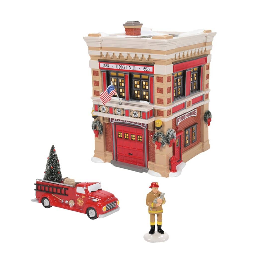 Engine 223 Fire House and Accessories Dept 56 Snow Village